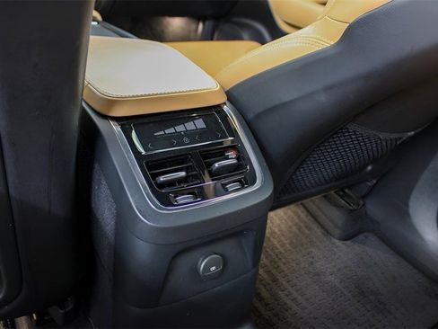 Certified 2021 Volvo XC90 T8 Inscription w/ Advanced Package image 13