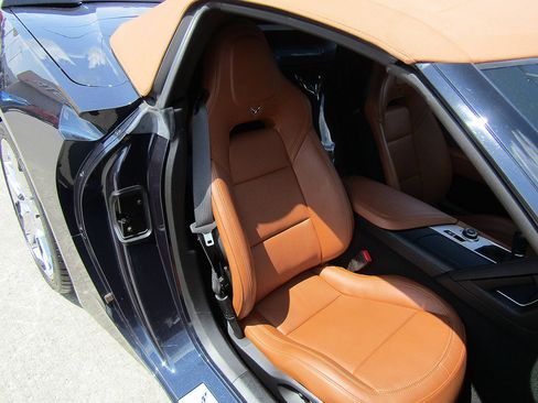 Used 2014 Chevrolet Corvette Stingray Convertible w/ 2LT Preferred Equipment Group RWD image 12