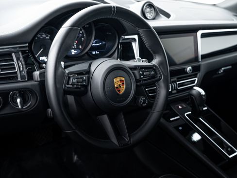 Certified 2023 Porsche Macan Turbo image 14