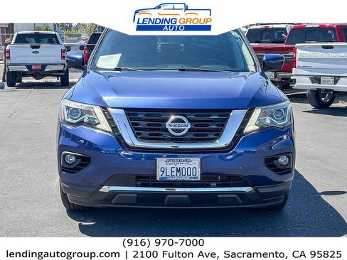 Used 2019 Nissan Pathfinder SL FWD image 6