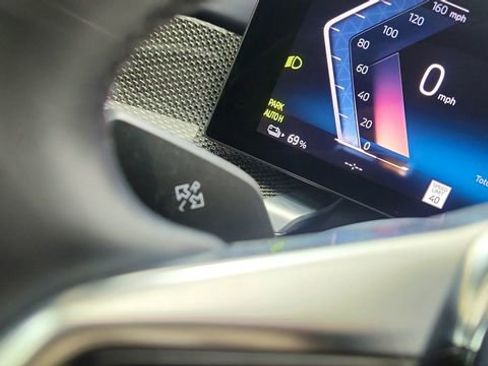 Used 2023 BMW i7 xDrive60 image 47