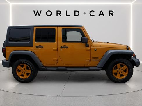 Used 2014 Jeep Wrangler Unlimited Sport w/ Quick Order Package 24S AWD/4WD image 2