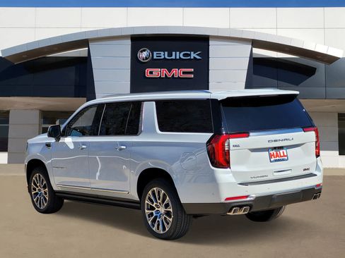 New 2026 GMC Yukon XL Denali w/ Denali Reserve Package image 3