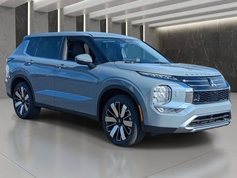 New 2026 Mitsubishi Outlander SE image 4