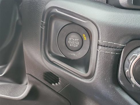 Used 2024 Jeep Wrangler Unlimited Sahara AWD/4WD image 9