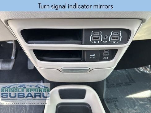 Used 2022 Chrysler Pacifica Touring-L image 25