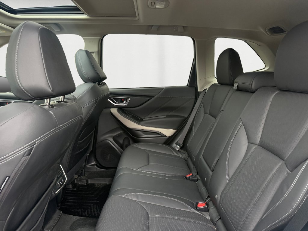 Used 2024 Subaru Forester Limited AWD/4WD image 14