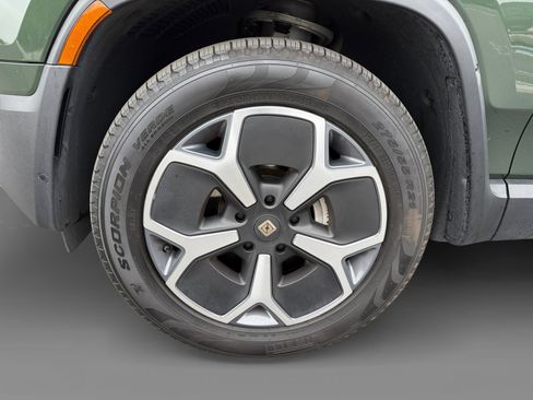 Used 2024 Rivian R1T Adventure image 9