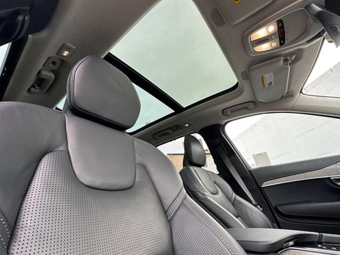 Certified 2023 Volvo XC90 T8 Ultimate w/ Lounge Package image 20