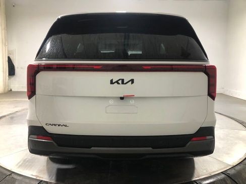 New 2026 Kia Carnival SX FWD image 6