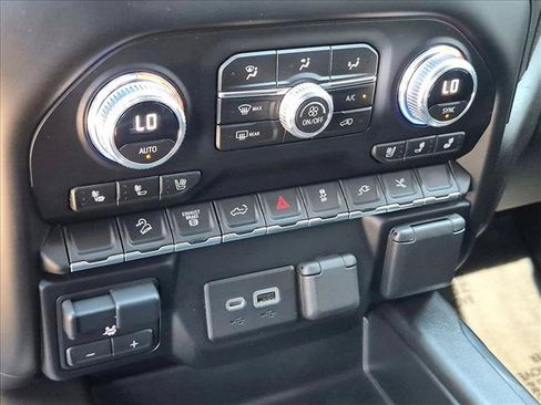 Used 2023 GMC Sierra 2500 AT4 AWD/4WD image 14