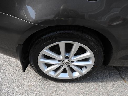 Used 2016 Volkswagen Eos Komfort FWD image 22