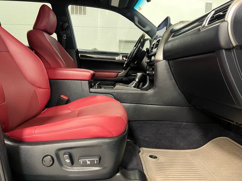Used 2022 Lexus GX 460 Premium w/ Premium Package image 26