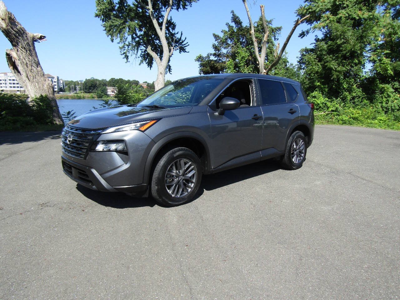 Used 2024 Nissan Rogue S AWD/4WD image 36