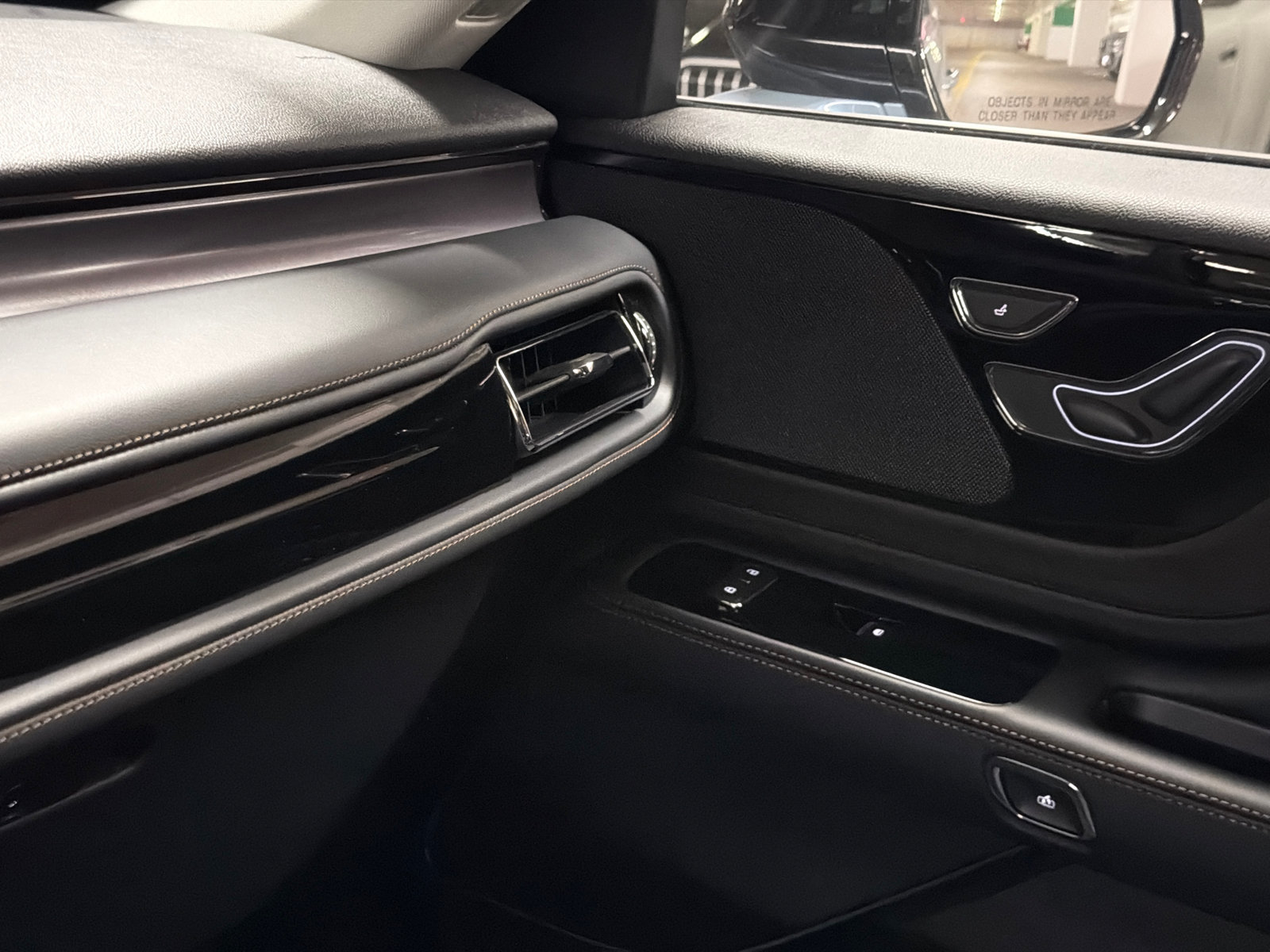 New 2027 Lincoln Aviator AWD image 33