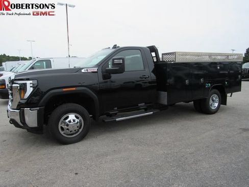 Used 2024 GMC Sierra 3500 SLE w/ SLE Convenience Package AWD/4WD image 1