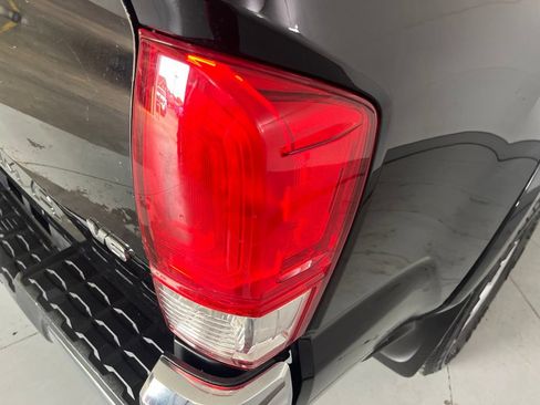 Used 2017 Toyota Tacoma SR5 w/ Tow Package AWD/4WD image 48