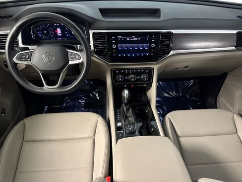 Used 2023 Volkswagen Atlas SE w/ Black Wheel Package image 12