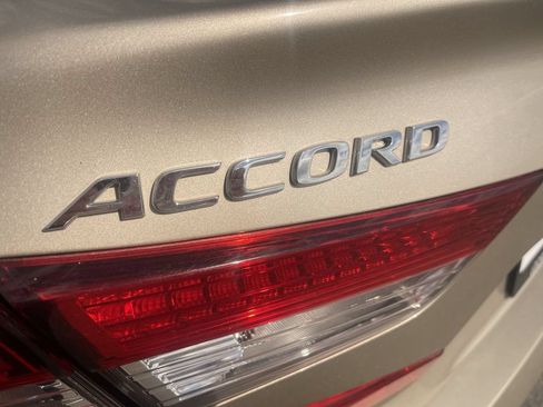 Used 2018 Honda Accord EX-L image 4