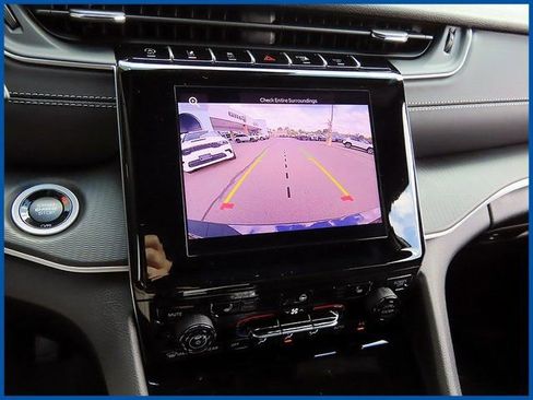 New 2025 Jeep Grand Cherokee L Altitude image 19