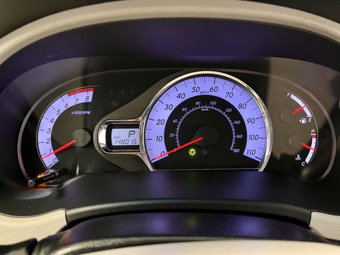 Used 2012 Toyota Sienna SE FWD image 9