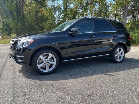 Used 2018 Mercedes-Benz GLE 350 4MATIC w/ Premium 2 Package image 3