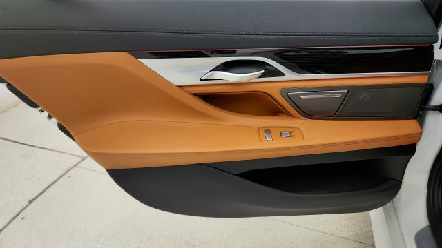 Used 2019 BMW 740i w/ M Sport Package RWD image 44