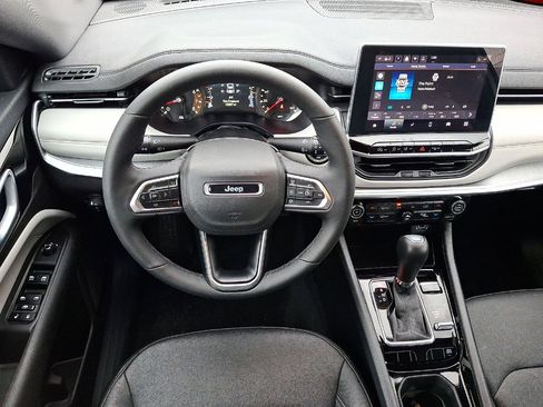 Certified 2025 Jeep Compass Limited AWD/4WD image 21