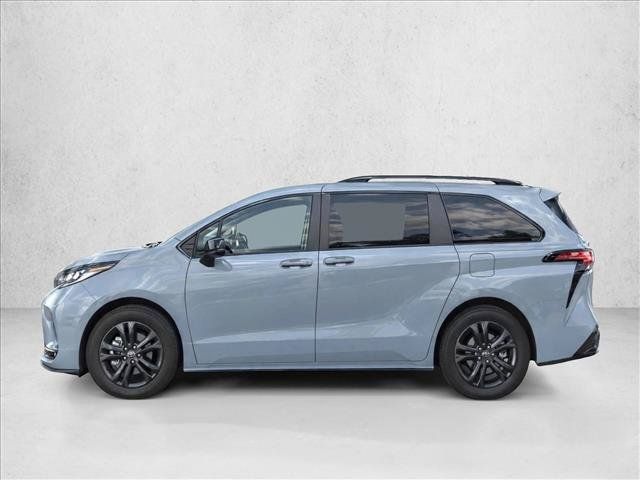 Used 2026 Toyota Sienna XSE AWD/4WD image 12
