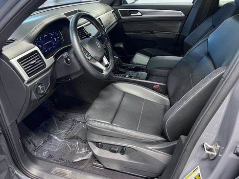 Certified 2022 Volkswagen Atlas Cross Sport SE w/ Panoramic Sunroof Package FWD image 7