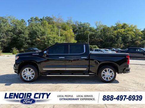 Used 2025 Chevrolet Silverado 1500 High Country w/ High Country Premium Package AWD/4WD image 6
