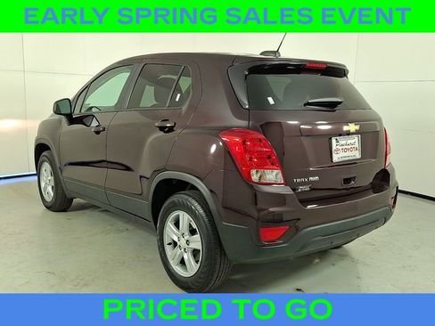 Used 2021 Chevrolet Trax LS w/ Tint and Cruise Package image 5