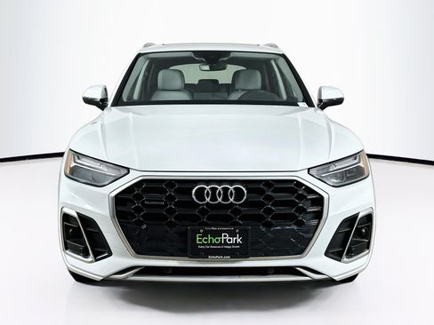 Used 2023 Audi Q5 2.0T Premium w/ Convenience Package AWD/4WD image 2