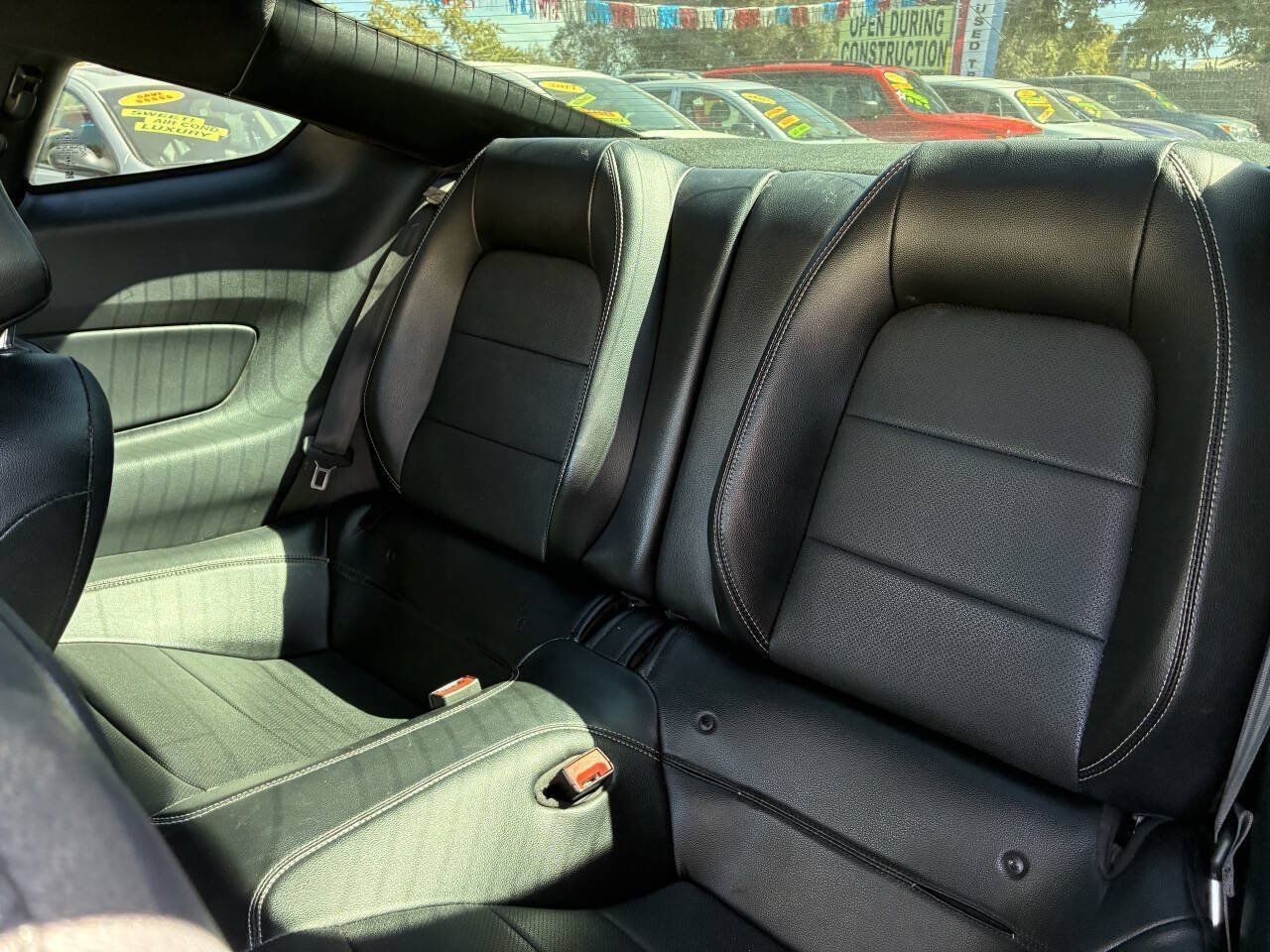 Used 2020 Ford Mustang Premium RWD image 4
