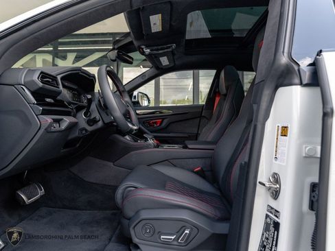 Used 2025 Lamborghini Urus SE image 23