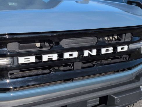 Used 2024 Ford Bronco Outer Banks image 13