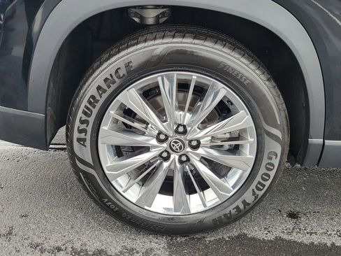 Used 2024 Toyota Grand Highlander Platinum image 6