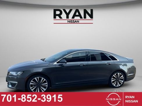 Used 2017 Lincoln MKZ Reserve FWD image 3