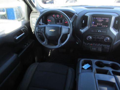 Used 2024 Chevrolet Silverado 1500 Custom image 13