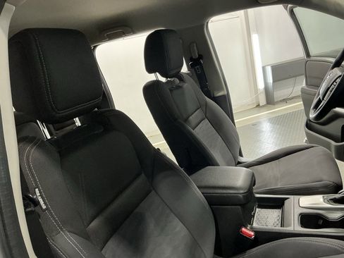 Used 2023 Nissan Frontier SV image 19