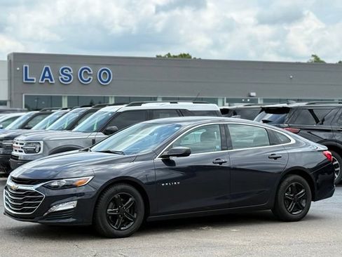 Used 2023 Chevrolet Malibu LT w/ Driver Confidence Package FWD image 1