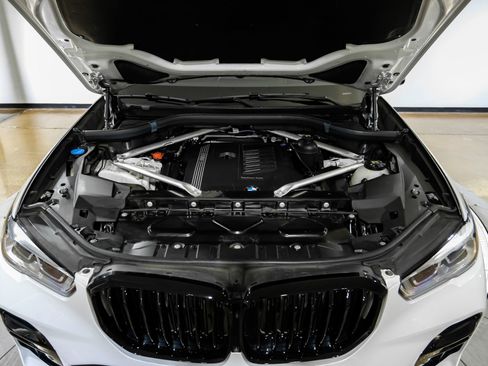 Used 2023 BMW X5 sDrive40i w/ Executive Package image 54