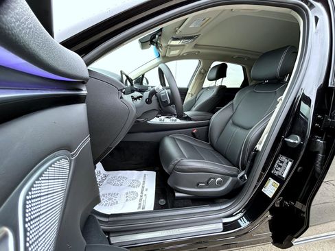 Used 2026 Genesis Electrified GV70 image 10