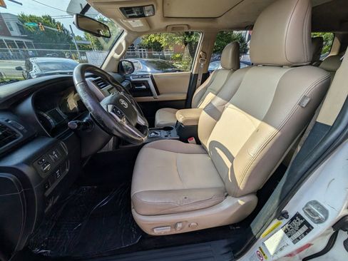 Used 2014 Toyota 4Runner SR5 Premium image 15