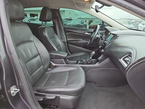 Used 2017 Chevrolet Cruze Premier FWD image 27