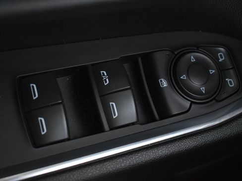 Used 2023 GMC Sierra 1500 SLE image 32