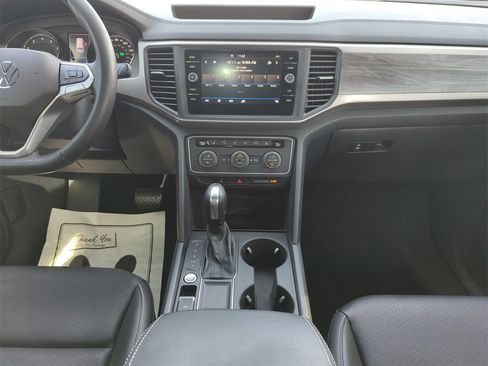 Used 2020 Volkswagen Atlas Cross Sport SE image 27