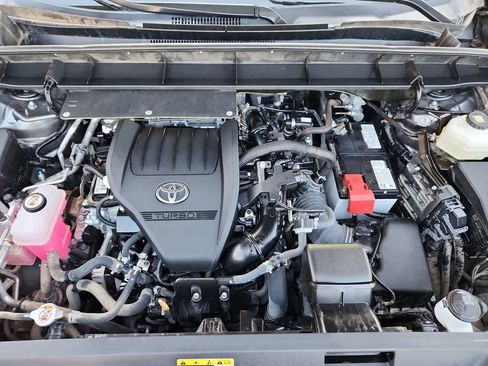 Used 2024 Toyota Highlander XLE image 13