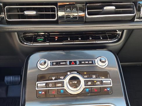 Certified 2021 Lincoln Nautilus Reserve w/ Equipment Group 201A image 9