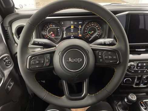 Used 2024 Jeep Gladiator Sport image 29